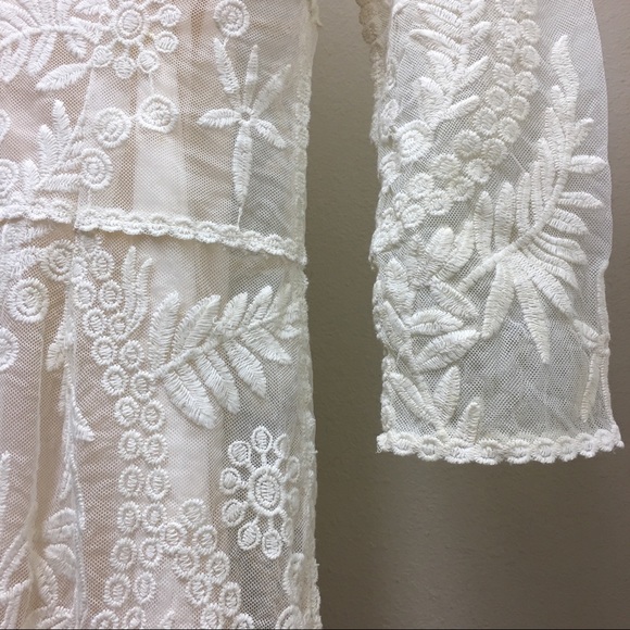 EXPRESS 🥳🧚🏿♂️Host Pick 🍀Cream Lace Slip Dress - Picture 5 of 8